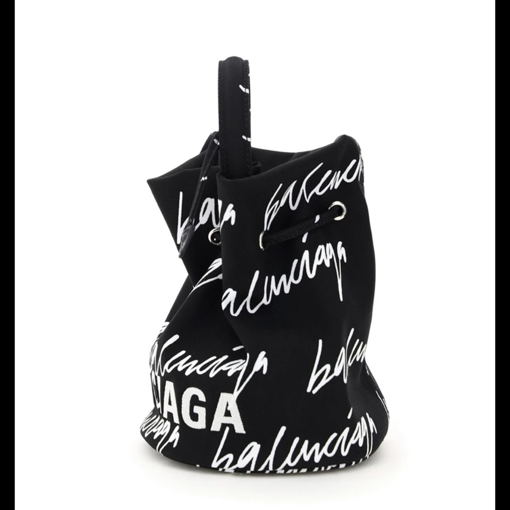 Balenciaga wheel XS Drawstring bucket bag !!